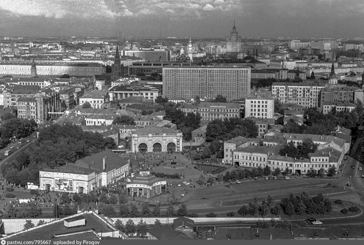 Площадь Москвы, от изначального облика которой почти ничего не осталось | О  Москве нескучно | Дзен