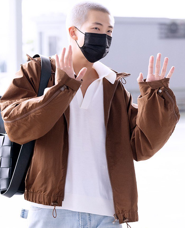 Друзья, без паники. Я только в Лондон, проведу расследование  и обратно!