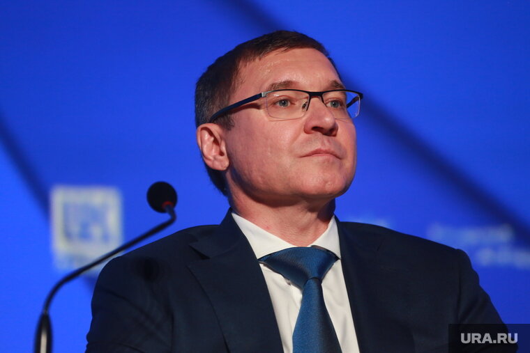    Якушев отметил, что тепло запущено в жилых домах и объектах социальной сферы
