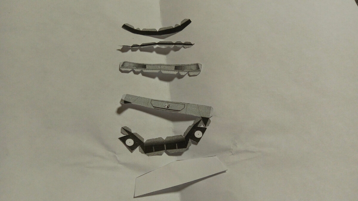 Вырезанные все детали. Личное фото.