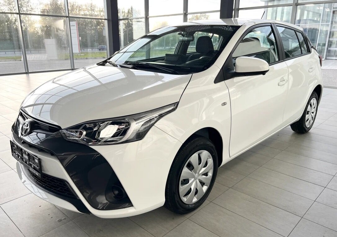 В России можно купить новый Toyota Yaris. Сколько стоит? Обзор | Avto Tema  | Дзен