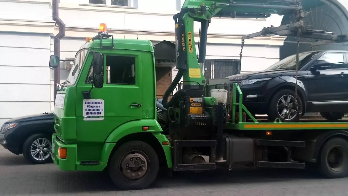     В Казани собираются эвакуировать с улиц пять автомобилей. Соответствующее извещение появилось в сборнике документов на сайте мэрии.