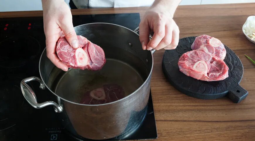 Варка мяса. Говядина для варки. Тепловая обработка варка. Мясо для варки. Мясо варится в кастрюле.