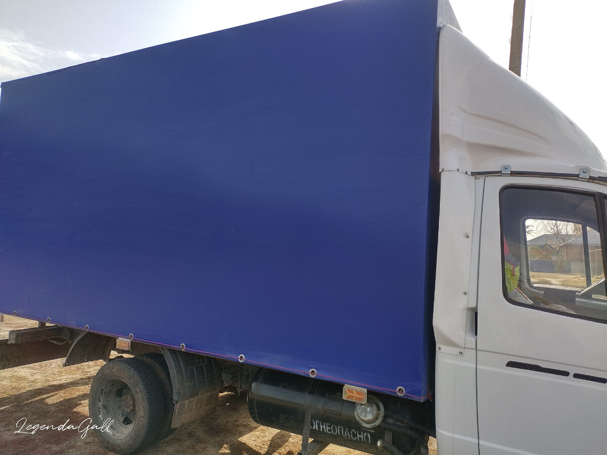 Вот такой, довольно большой, кузов. Длина 4,2 м