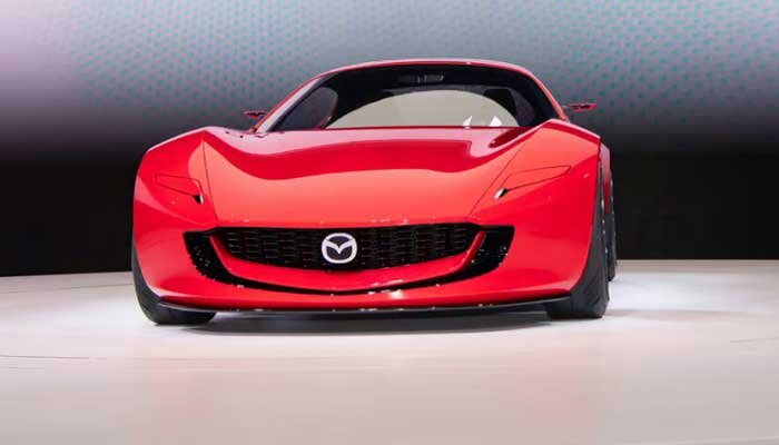    Японский концептуальный автомобиль Mazda Iconic SP показали на шоу как новое решение, призванное изменить будущее легковых машин