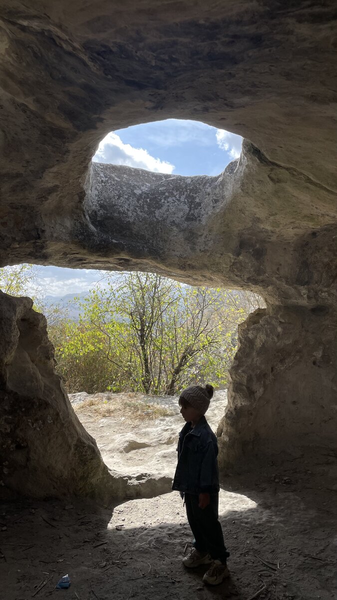 Пещерный город Бакла находится около села Скалистое, близ Бахчисарая.По пути к этой достопримечательности можно также посетить озеро Марсианское( голубое озеро). Как добраться.-2