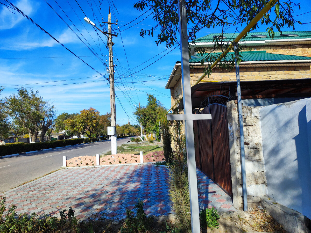 счетчик наш на столбе дальше, трубостойка ближе