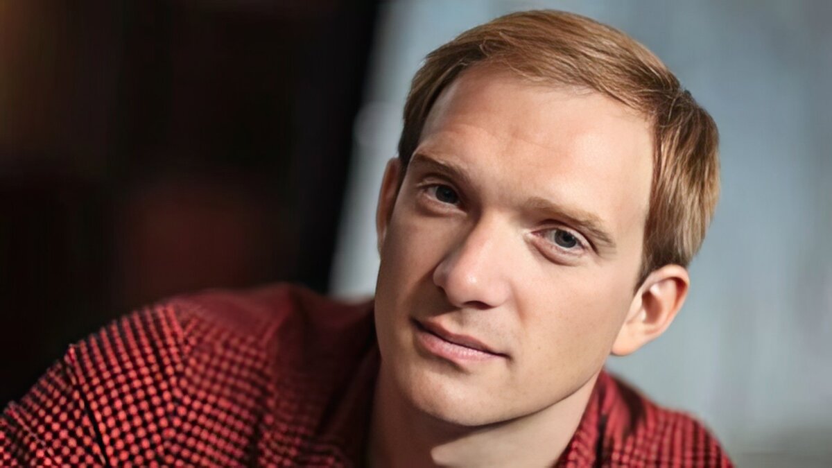    Актер Андрей Бурковский