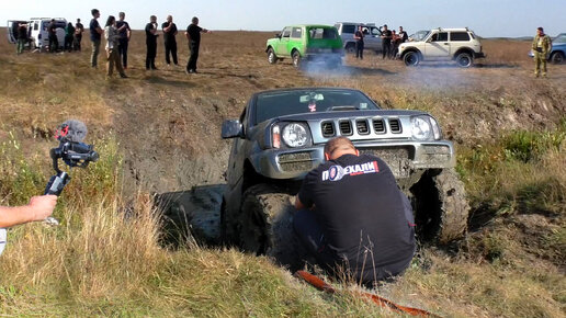 ОДИН В ПОЛЕ ВОИН SUZUKI JIMNY ПРОТИВ НИВ И УАЗОВ!