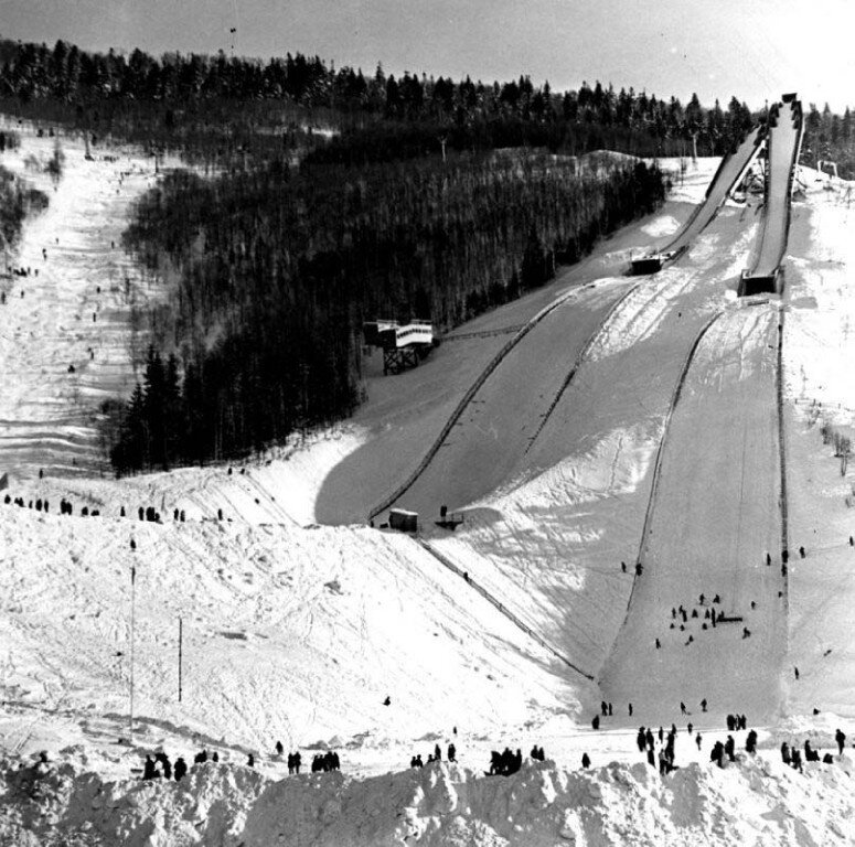 Рассмотрим что было и как стало с трамплинами на востоке России. Прыжки на лыжах с трамплина как отдельный самостоятельный вид спорта стал развиваться с 1906 года.