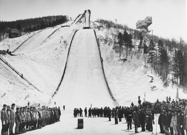 Рассмотрим что было и как стало с трамплинами на востоке России. Прыжки на лыжах с трамплина как отдельный самостоятельный вид спорта стал развиваться с 1906 года.-2-2