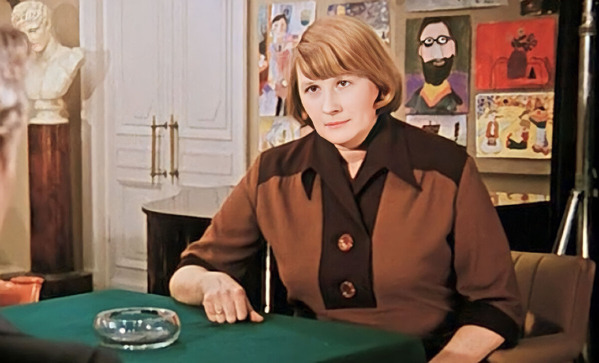 Людмила Иванова. Кадр из фильма "Служебный роман"