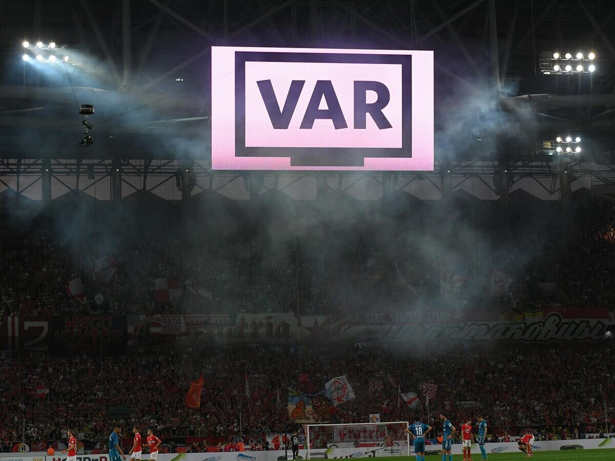    Табло системы видеопомощи арбитрам (VAR)© РИА Новости / Владимир Песня
