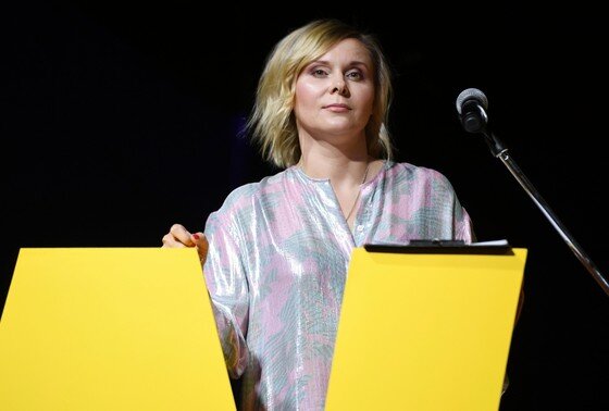    Яна Троянова