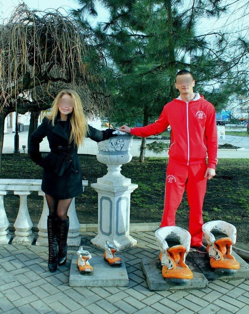 Егор Семенов и его девушка Алина на Украине. 