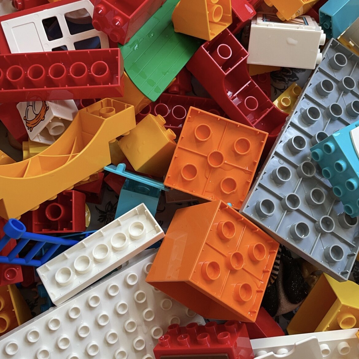 Лего мне долго не придется продавать. Боюсь, что в ближайшие годы оно будет только прибывать