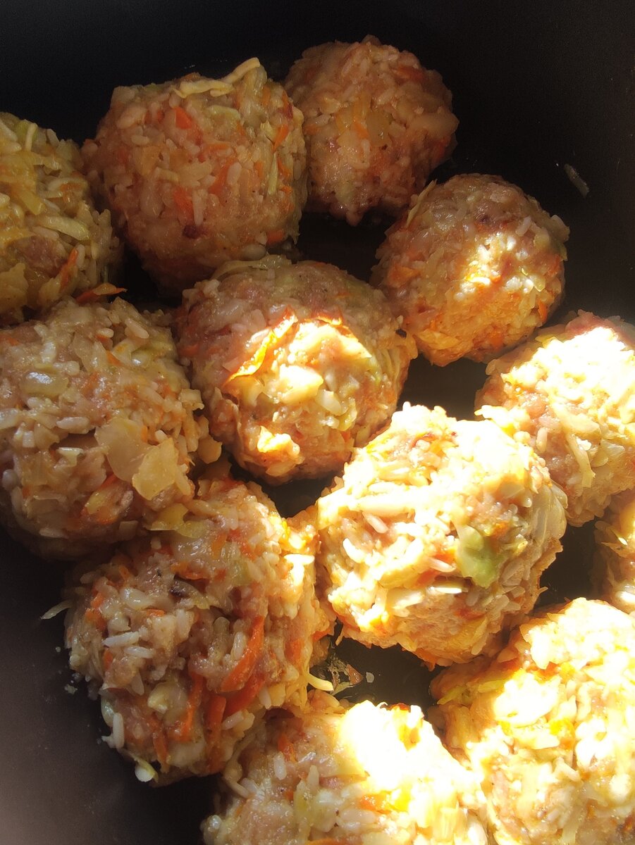 Накатала вот таких больших тефтелей.