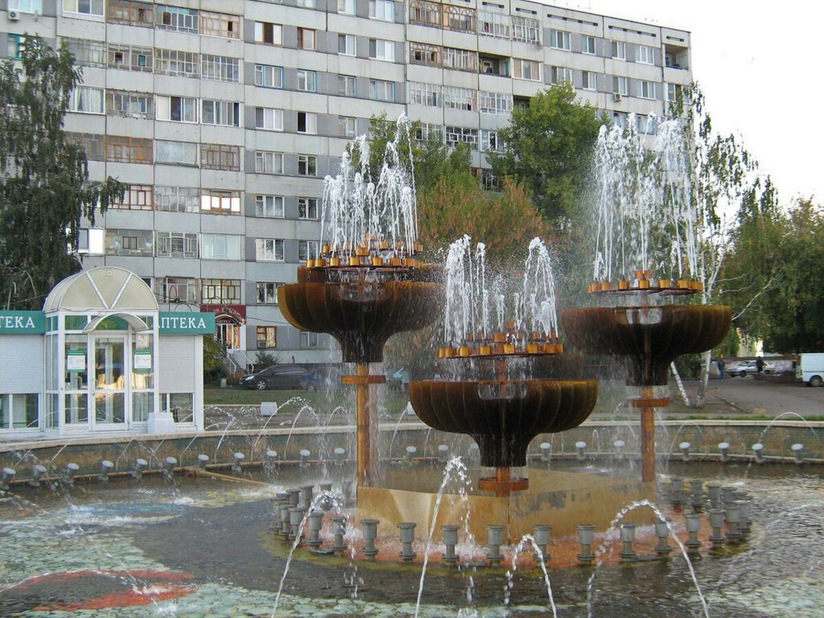 Интересное в челнах. Набережные Челны достопримечательности набережная. Набережные Челны Татарстан достопримечательности. Достопримечательности города Набережные Челны бульвар Энтузиастов. Набережные Челны достопримечательные.