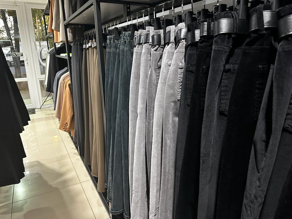 Трендовые модели брюк сезона