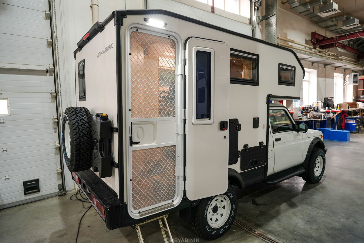 Боремся за автономность хода Нивы Кемпера и место под новую запаску ...