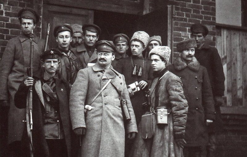    Как большевики пытались украинизировать армию — и что из этого вышло