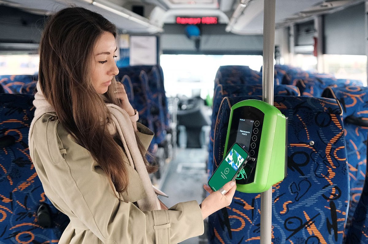    С помощью карты «Мир».