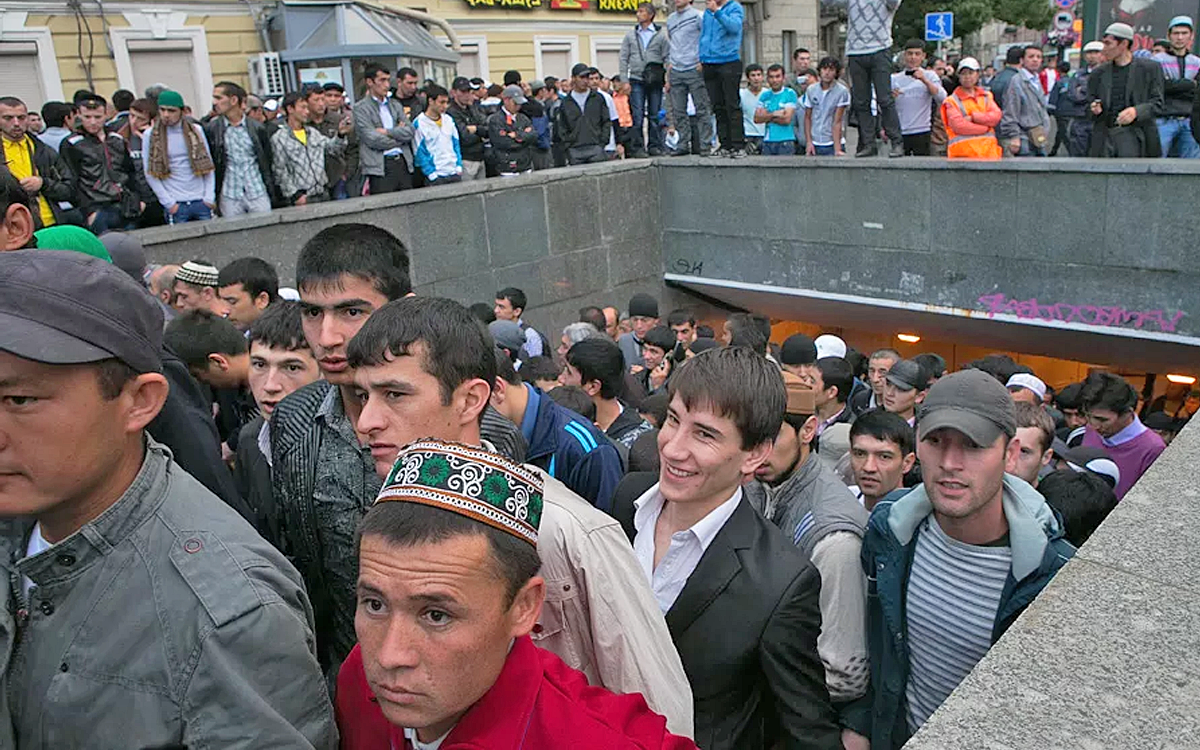 мигранты Петербурге