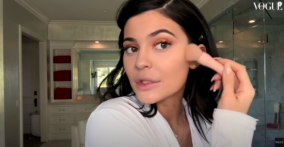 YouTube - Vogue Russia 1,21 млн подписчиков