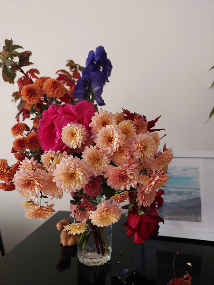 Октябрьский букет с кусочком неба. Виктория Белгородцева. 3 фото, листайте