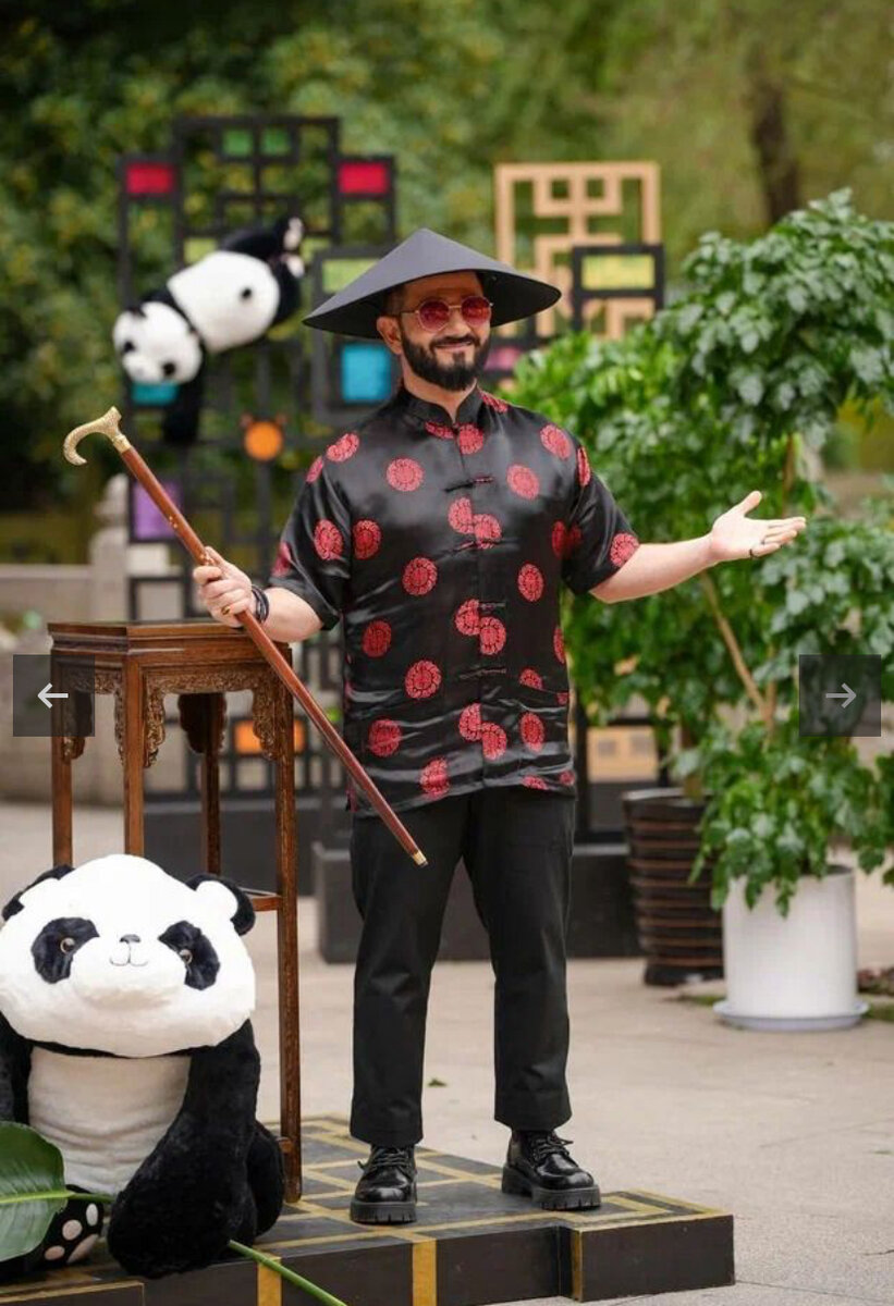 новое шоу сокровища императора. корона екатерины 1 оружейная палата. новое шоу сокровища императора. новое шоу сокровища императора. люди на выставке музей московского кремля.