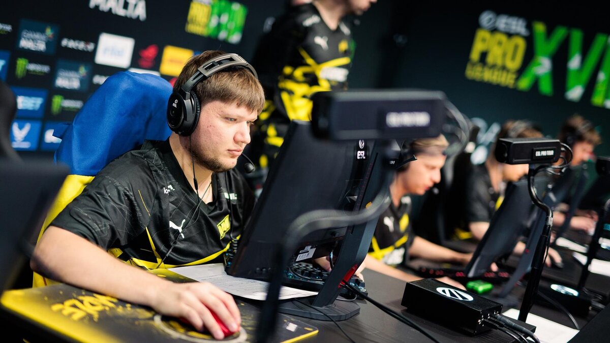     Александр s1mple Костылев