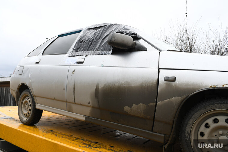    Пострадавший автомобиль увезли на эвакуаторе