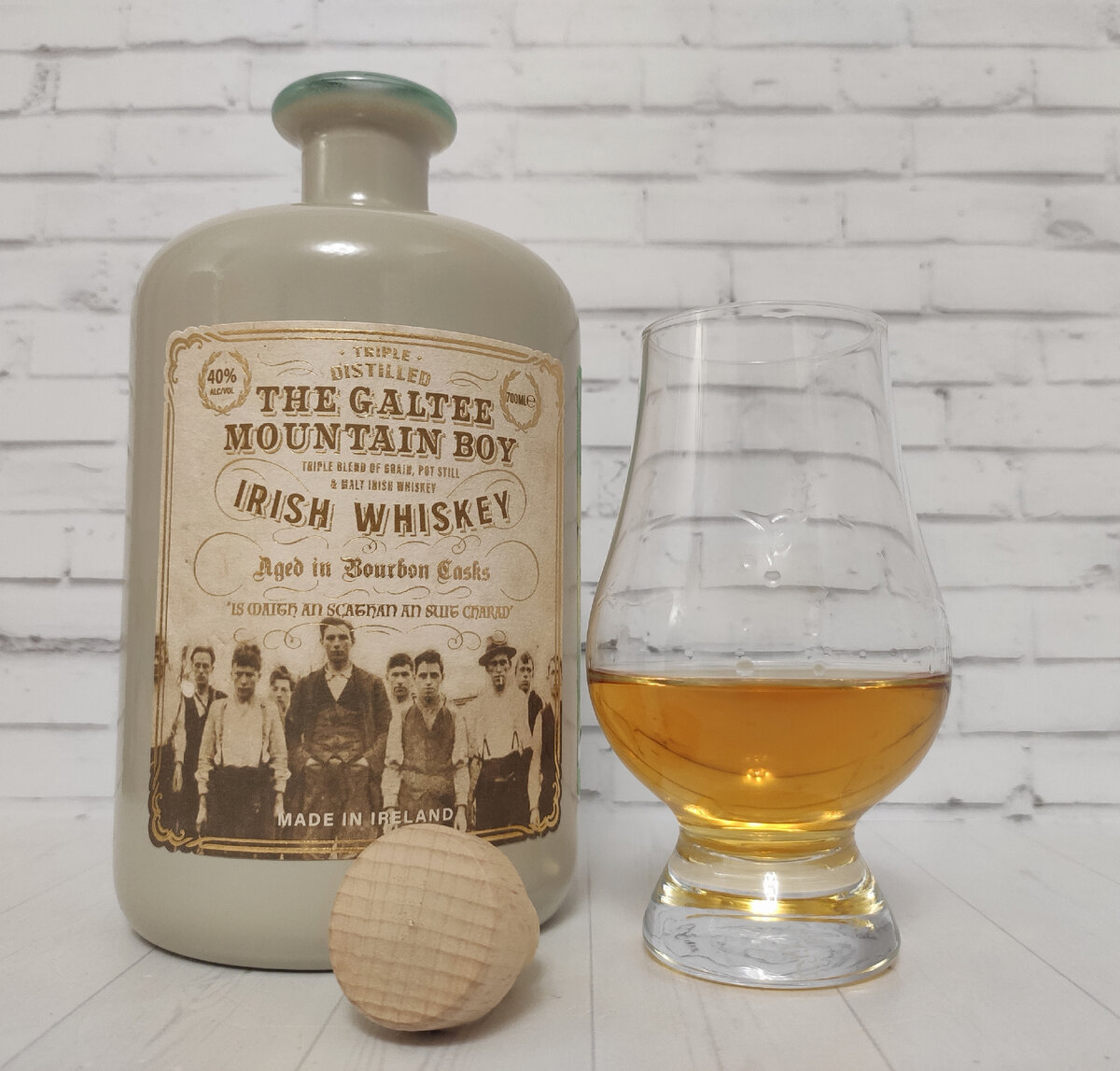 Виски galtee mountain. Galtee Mountain boy виски. Виски "the Galtee Mountain boy" Irish Whiskey, 0.7 л. Виски the Galtee Mountain boy 0,7 л.