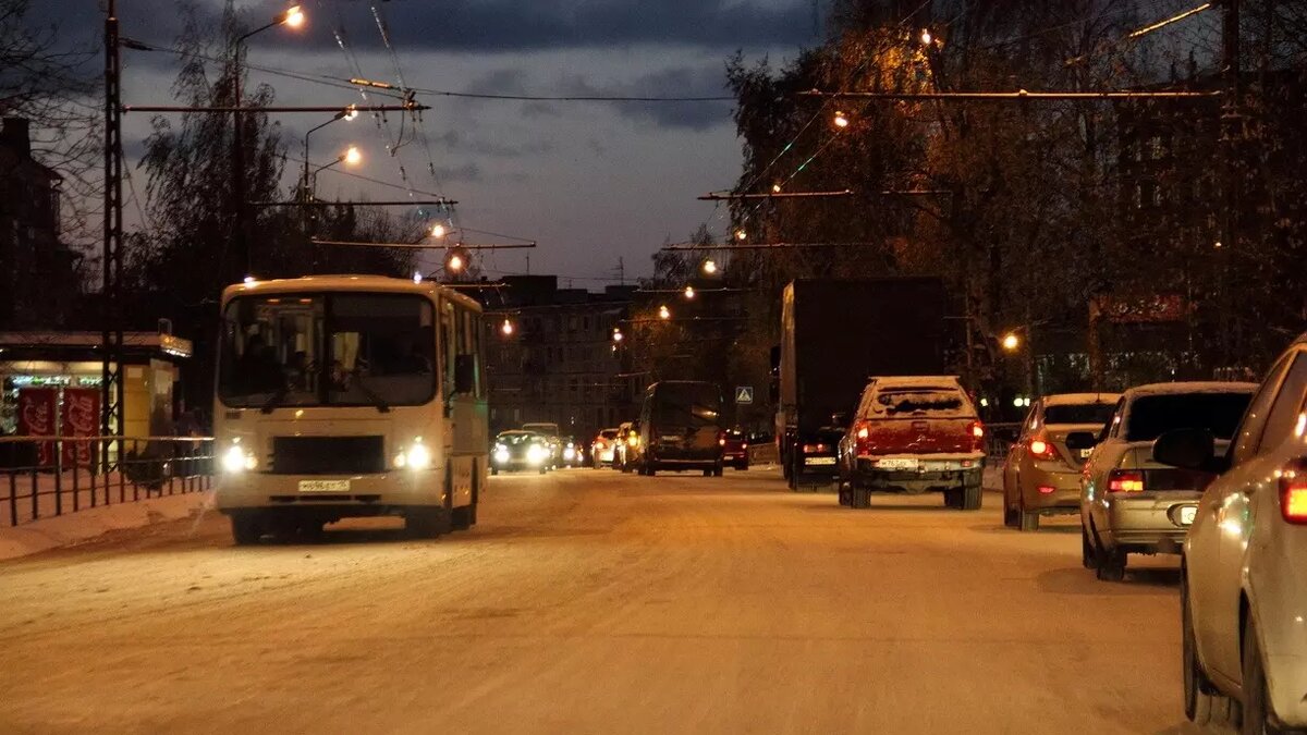     Важные темы и новости уходящего дня — в вечернем дайджесте Муксун.fm.