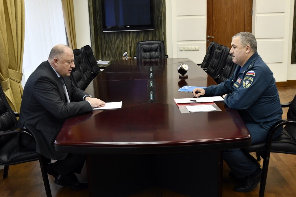 В Твери председатель ЗС региона встретился с начальником ГУ МЧС по Тверской области