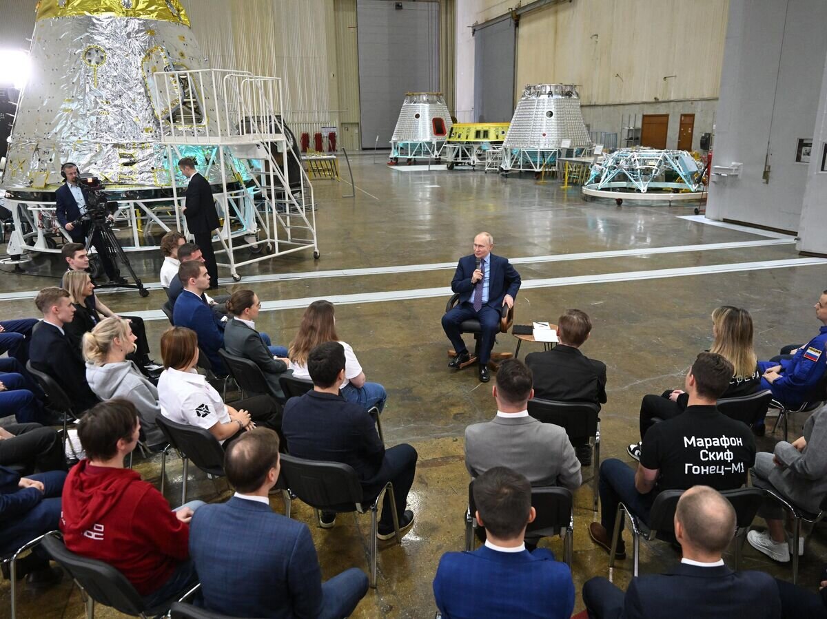    Президент РФ В. Путин посетил ПАО "РКК "Энергия" им. С.П. Королёва"© РИА Новости / Григорий Сысоев