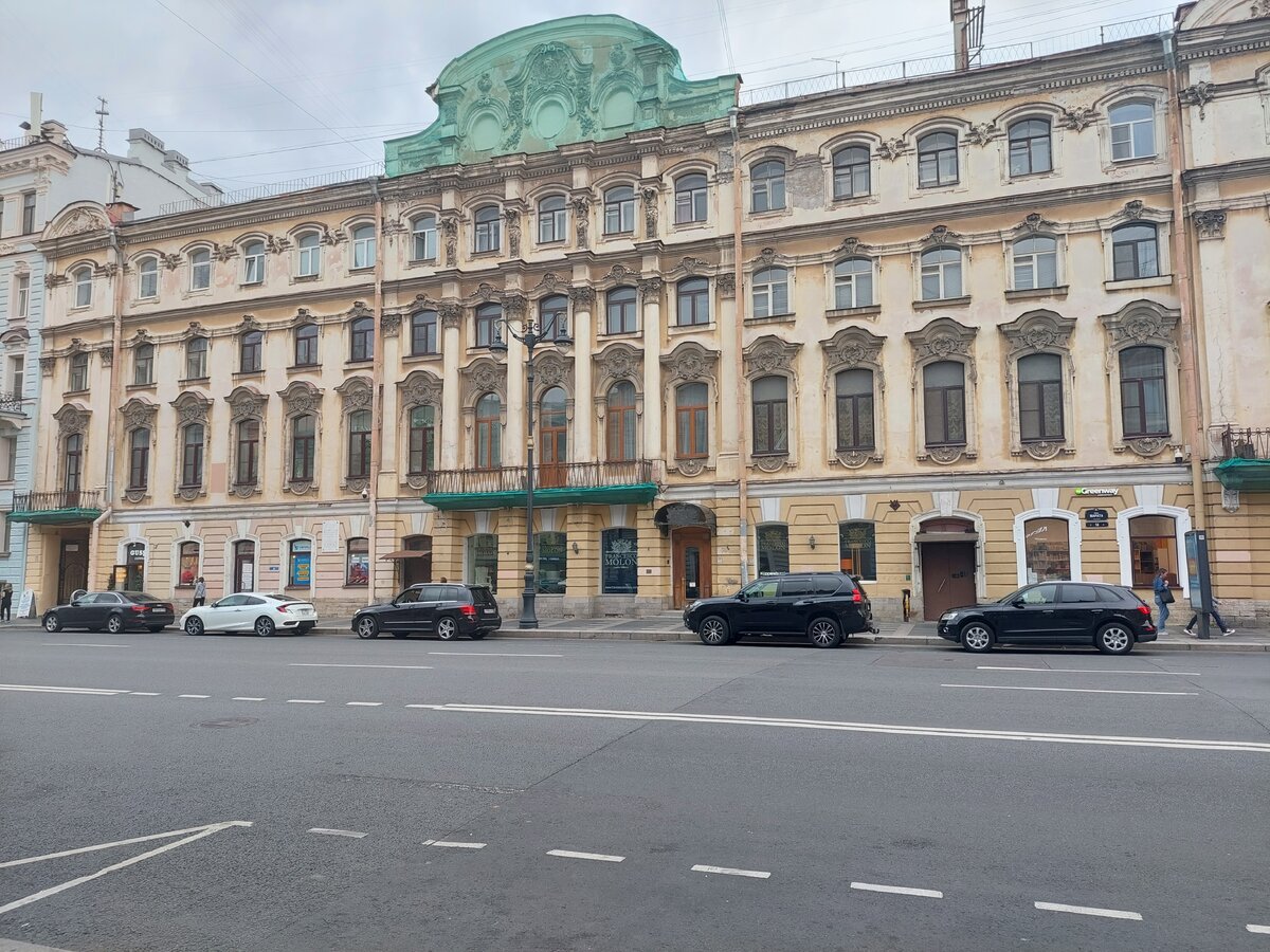 Адрес: ул. Марата, 14 (ст. метро "Маяковская")