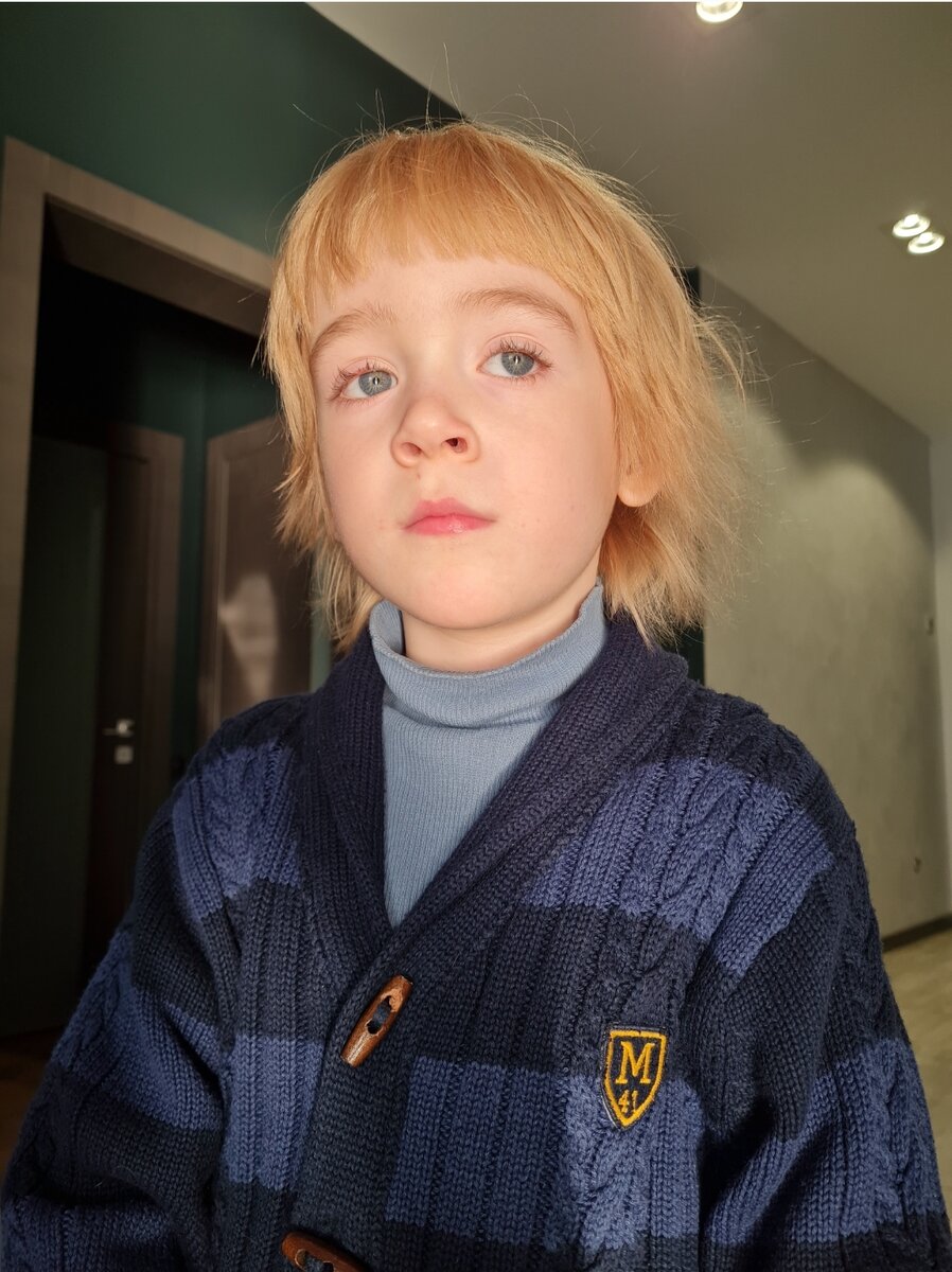 Мам, а че это гнилодыхий?😏 Я же красавчик в божественном свете ❤