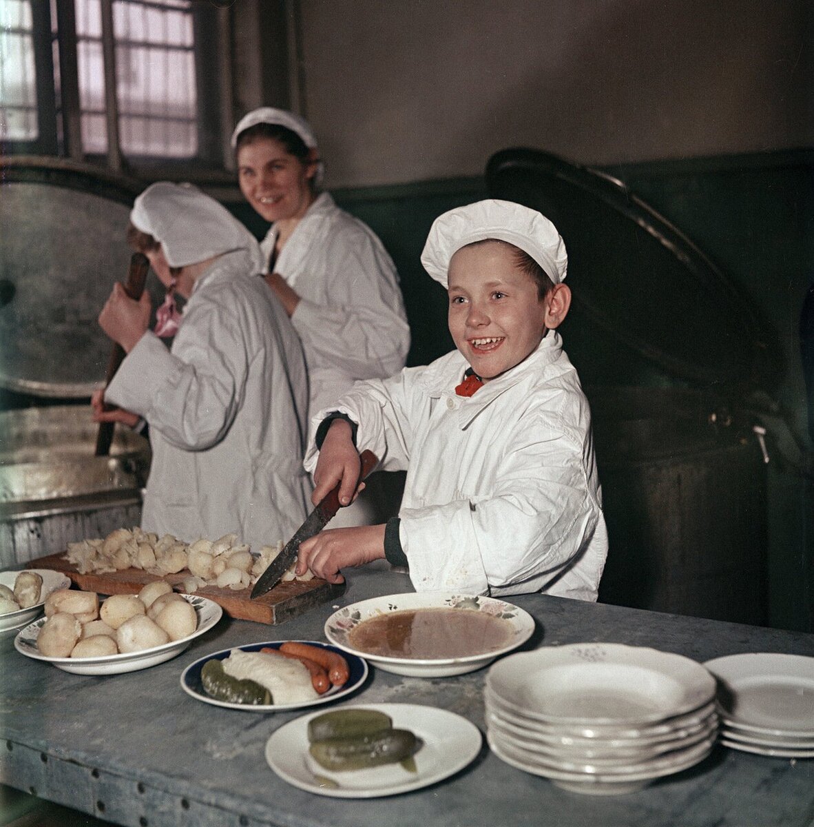 Советские столовые. Советская кулинария. Столовая СССР. Советская еда в столовой.