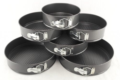 Формы для выпечки тортов.