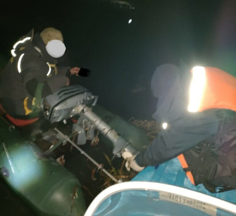    Запутавшегося в сетях рыбака на лодке спасли на Урале под Оренбургом Белов Михаил Александрович