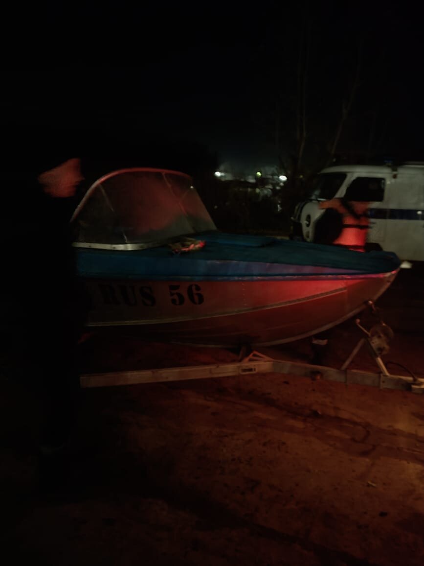    Запутавшегося в сетях рыбака на лодке спасли на Урале под Оренбургом Белов Михаил Александрович