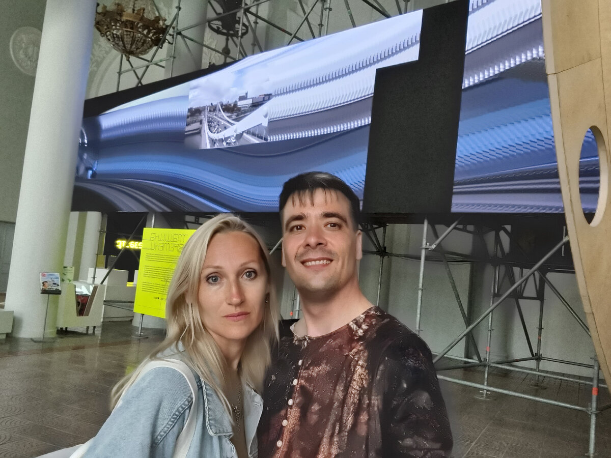 В павильоне "Космос"