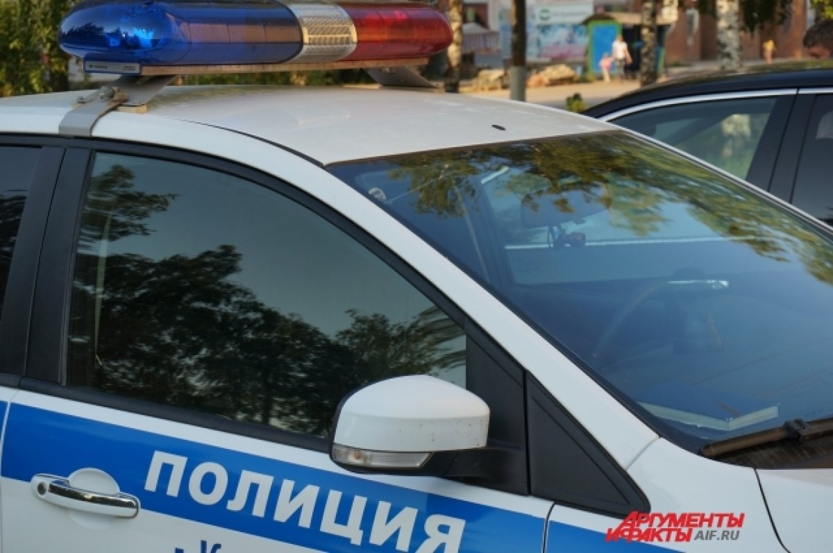    В Перми 2 пассажира выпали из маршрутки на ходу и попали под машину