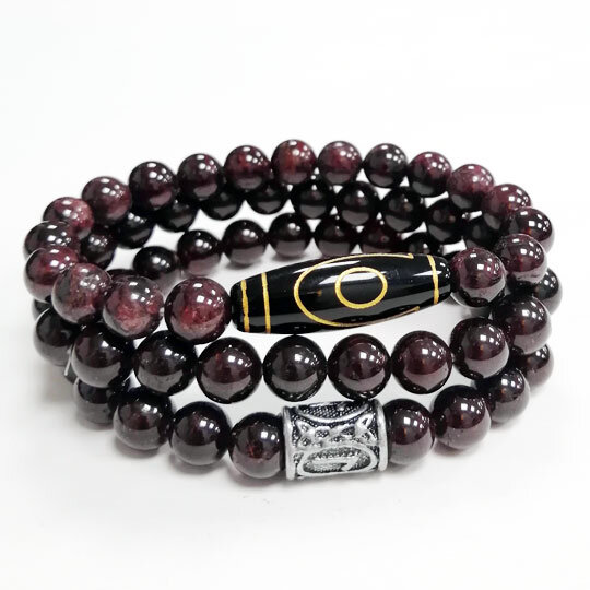 Гранатовые браслеты.