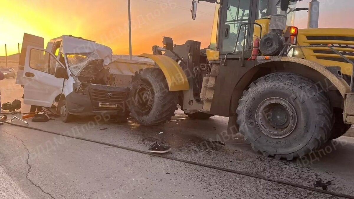     Инцидент произошел на 128-м километре автодороги Магнитогорск — Ира около восьми утра сегодня, 27 октября.