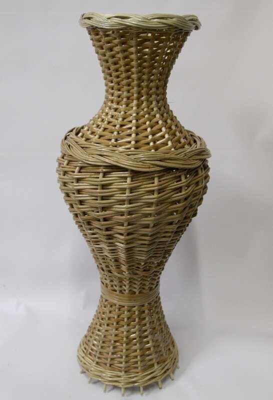 плетеные вазы для цветов. ваза из бумажной лозы. плетеная ваза. плетеные вазы. плетеные вазочки.