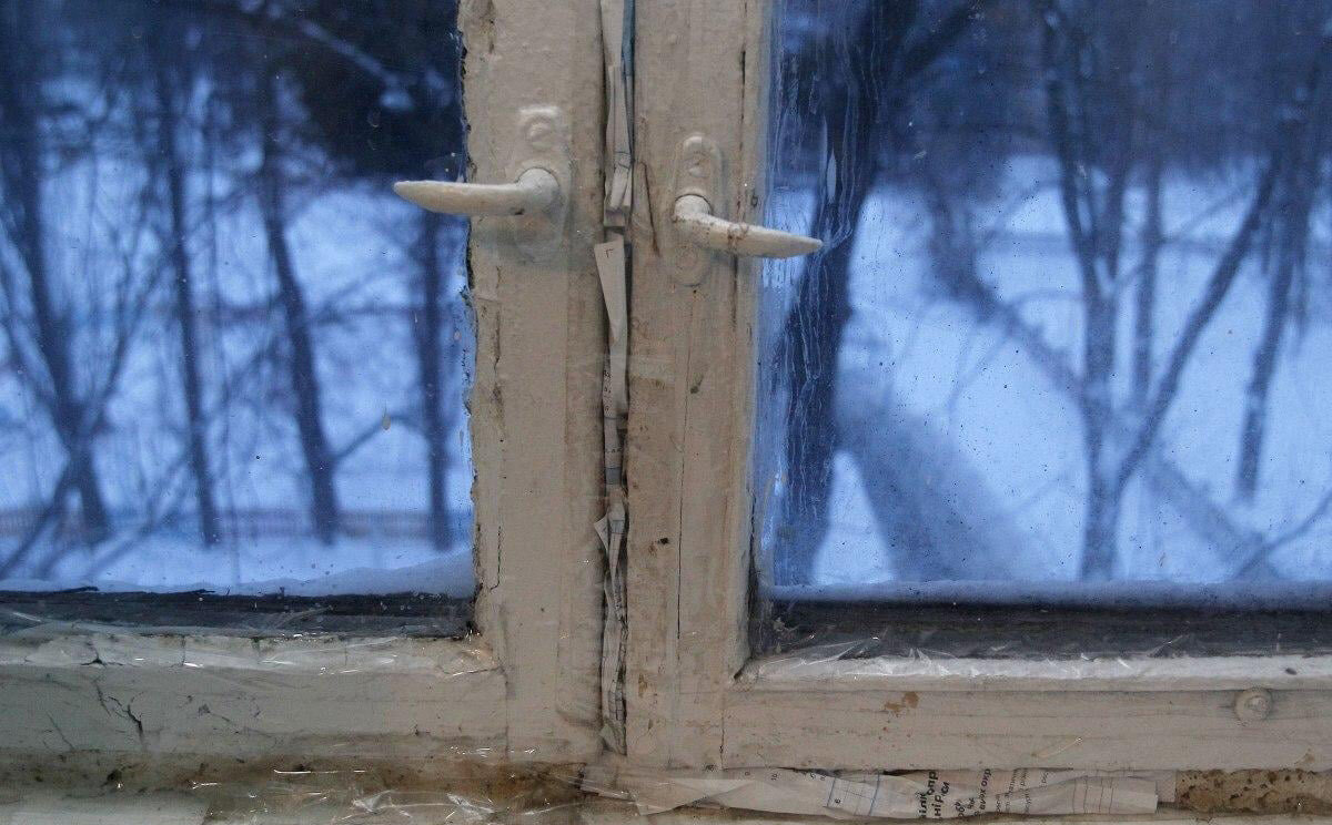 Как утеплить деревянные окна своими силами