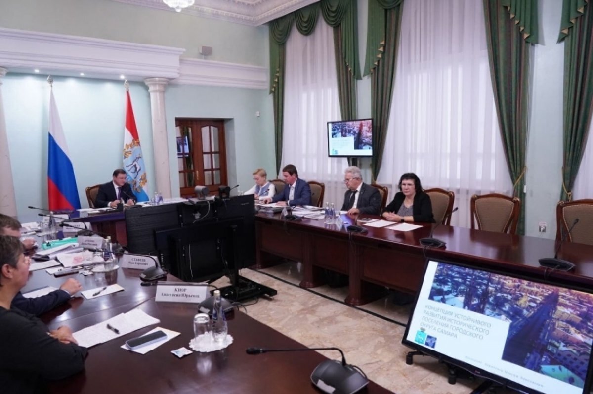    Дмитрий Азаров провел совещание по развитию территории в зоне метро