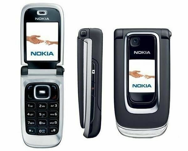 Вот так выглядит первый телефон с функцией NFC.